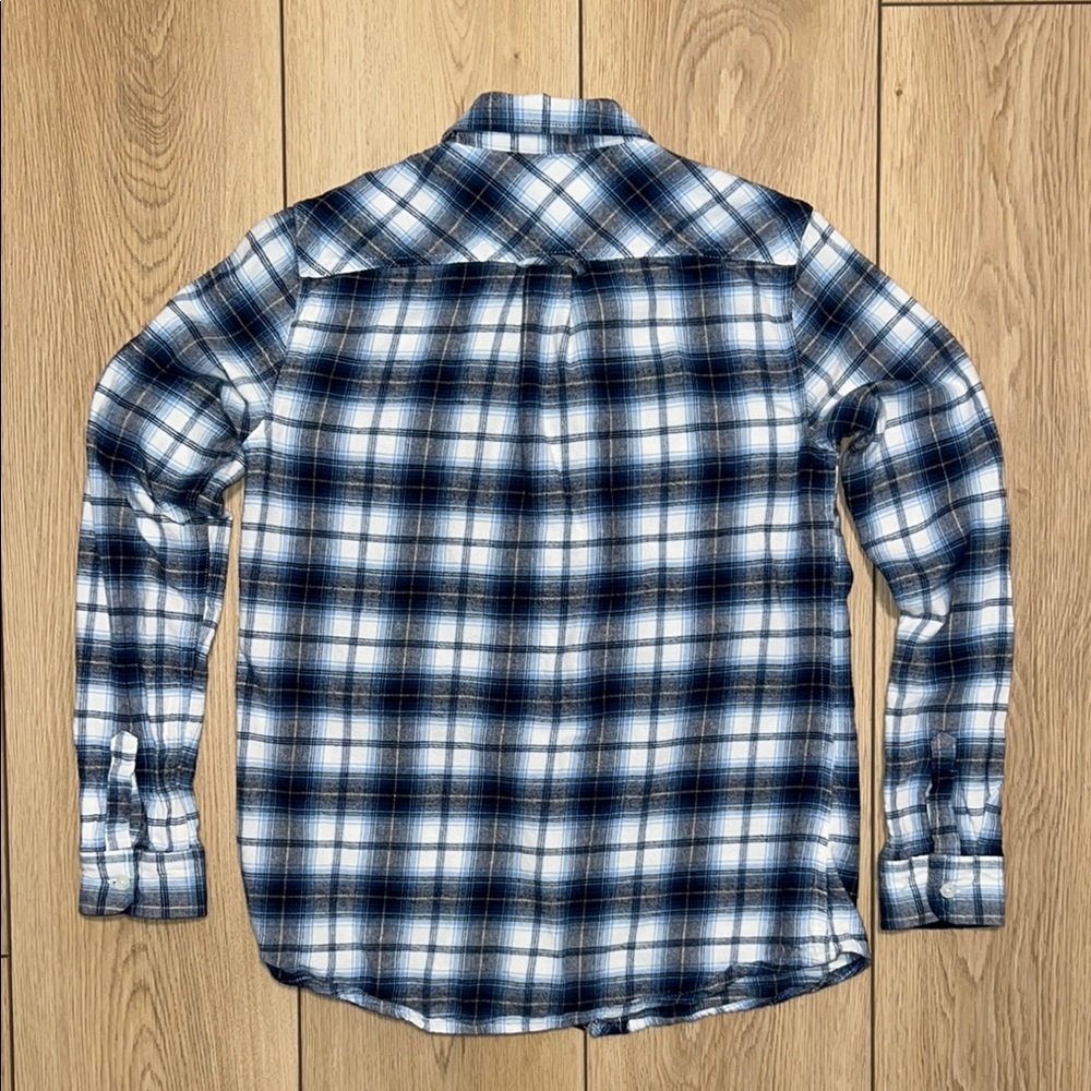 EUC (Like New) - David Peyser Sportswear Blue and White Button Down Shirt - Picture 3 of 10